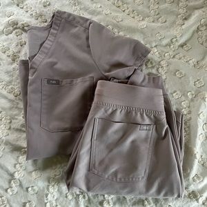 FIGS Slate Scrub Set